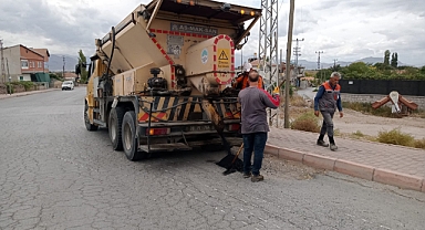 BÜYÜKŞEHİR'DEN KIRSAL MAHALLE YOLLARINA KIŞ ÖNCESİ KONFOR VE GÜVENLİK DOKUNUŞU