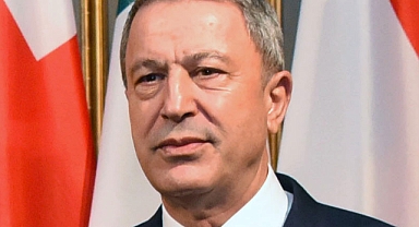 Kayseri Milletvekili Hulusi Akar'dan Louvre Müzesi Paylaşımı: