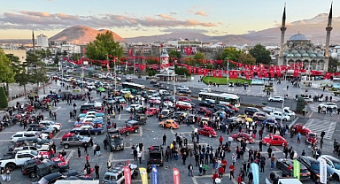 Kocasinan’da Cumhuriyet Coşkusu: “Ay Yıldız Turu”na Büyük İlgi