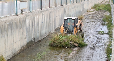 Melikgazi Belediyesi Sonbahar Öncesi Taşkın Kanallarını Temizliyor