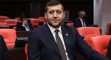 MHP’li Baki Ersoy’dan Örnek Davranış: Fatma’nın Umre Hayali Gerçek Oldu