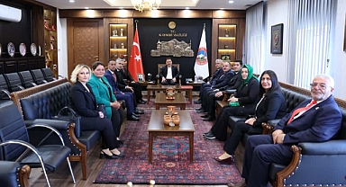 Vali Gökmen Çiçek, Muhtarları Makamında Kabul Etti