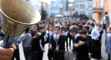 Ara Tatil Bitti, Okullar Yeniden Hayat Buldu! İlk Ders Zili Çaldı