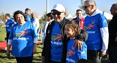 Başkan Büyükkılıç, Millet Bahçesi’nde Anlamlı Koşuda Kayserililerle Buluştu