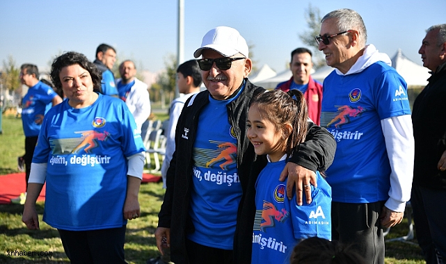 Başkan Büyükkılıç, Millet Bahçesi’nde Anlamlı Koşuda Kayserililerle Buluştu