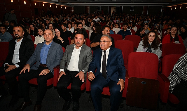 Başkan Büyükkılıç ve Vali Çiçek’ten “Aşık Veysel”e Vefalı Anma!