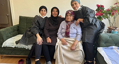 Hacılar’da Evde Bakım Hizmeti Gönüllere Dokunuyor: “Belediyecilik, İnsana Dokunmaktır”