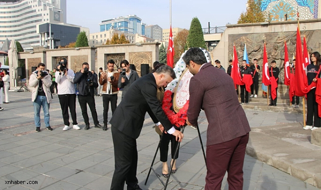 Kayseri’de 24 Kasım Öğretmenler Günü Coşkuyla Kutlandı: Atatürk Anıtına Çelenk Sunuldu