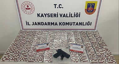 Kayseri'de Narkotik Operasyonu: Binlerce Sentetik Ecza ve Silah Ele Geçirildi