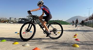 Kayseri’ye Adrenalin Dolu Yenilik: İç Anadolu’nun Tek BMX Parkuru Açıldı