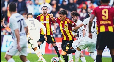 Kayserispor Evinde Dağıldı! Burak Yılmaz'ın takımı Gaziantep FK, rakibi Kayserispor'u 3-0 mağlup etti.