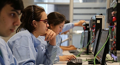 Meslek Liseleri Ekonomiye Katkıda Rekor Kırıyor: Döner Sermaye Gelirleri 7,1 Milyar TL’ye Ulaştı!