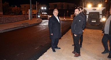 Mevlana Mahallesi’nde Gece Boyu Asfalt Mesaisi: Talas Belediyesi’nden Türkiye’ye Örnek Çalışma