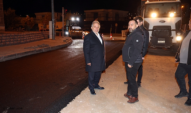 Mevlana Mahallesi’nde Gece Boyu Asfalt Mesaisi: Talas Belediyesi’nden Türkiye’ye Örnek Çalışma