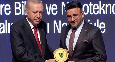 Prof. Dr. Erkan Yılmaz, TUSEB Teşvik Ödülü’nü Cumhurbaşkanı Erdoğan’dan Aldı