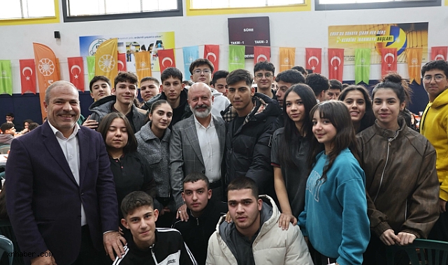 Başkan Çolakbayrakdar Gençlerle Buluştu: “Güçlü Türkiye, Donanımlı Gençlerle İnşa Edilir”