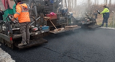 Büyükşehir’den Sultan Sazlığı Yolunda Ekosistem Dostu Asfalt Uygulaması