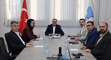 Hacılar’da Kış Mesaisi Başladı: Başkan Özdoğan Muhtarlarla Yol Haritasını Belirledi