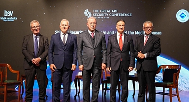 Hulusi Akar Boğaziçi Üniversitesi’nde Akdeniz ve Karadeniz Güvenliğini Değerlendirdi