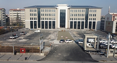 Kayseri’de Kamu Yatırımlarına Yeşil Dokunuş: Büyükşehir’den Yeni Hizmet Binasına Çevre Düzenlemesi