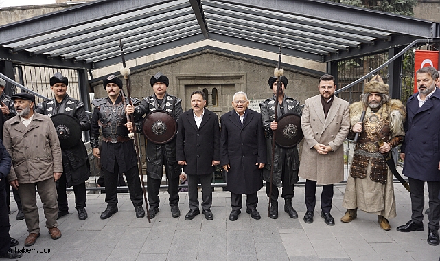 Kayseri’de Melik Muhammed Gazi, Vefatının 882’nci Yılında Türbesi Başında Anıldı