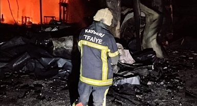 Kayseri İtfaiyesi Kırıkkale’deki Kimya Fabrikası Yangınında Görev Başında