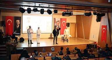 Mehmet Akif Ersoy Talas’ta Sahneyle Anıldı: Duygu Dolu Gece Alkış Aldı