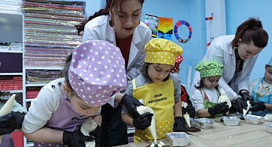 Minik Eller Hamura, Büyükşehir’den Çocuklara Tatlı Bir Sürpriz