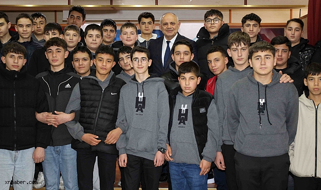 Yahyalı’da Gençler Sordu, Başkan Öztürk Cevapladı: Kariyer Söyleşisine Yoğun İlgi