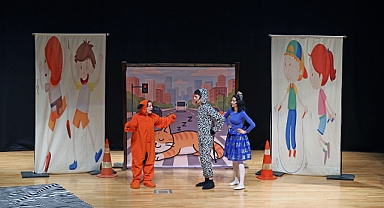 Garfield’lı Çocuk Tiyatrosu Kayseri’de Miniklere Unutulmaz Tatil Günü Yaşattı