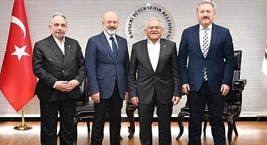 Kayseri Büyükşehir Belediye Başkanı Büyükkılıç, Metropol İlçe Başkanlarıyla Yatırım Toplantısı Gerçekleştirdi
