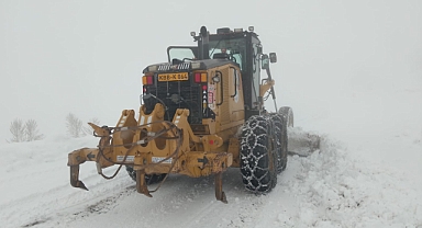 Kayseri Büyükşehir’den Karla Mücadele: 12 İlçede 146 Mahalle Yolu Ulaşıma Açıldı