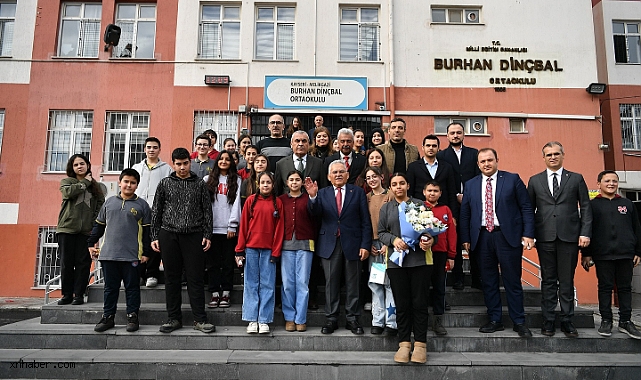 Kayseri’de Başkan Büyükkılıç Kariyer Günleri’nde Burhan Dinçbal Ortaokulu Öğrencileriyle Buluştu