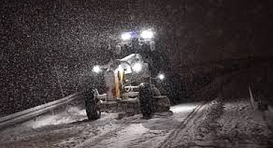 Kayseri’de Yoğun Kar Yağışı: Pınarbaşı-Gürün Yolu Trafiğe Kapatıldı