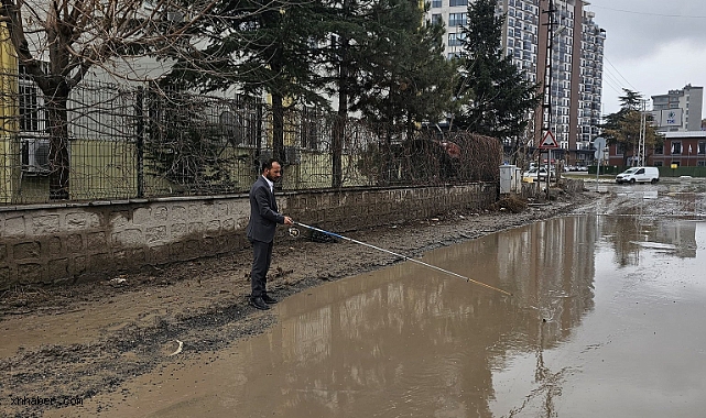 Selçuk Onat: Sahabiye Mahallesi’nde Yollar Yağış Sonrası Kullanılamaz Hale Geldi