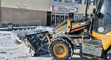 Talas’ta Kar Seferberliği: Öğrenciler Okula Güvenle ve Temiz Başladı