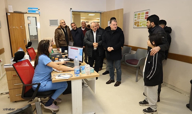 Yahyalı’da Başkan Esat Öztürk’ten Yılbaşı Gecesi Gece Mesaisindeki Emekçilere Ziyaret