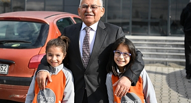 Başkan Memduh Büyükkılıç Ramazan’da Esnaf ve Vatandaşlarla Buluştu