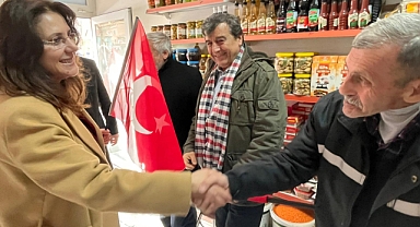 CHP İl Başkanı Ümit Özer’den Yahyalı’da Esnaf Ziyareti: Türk Bayrağı Hediye Edildi