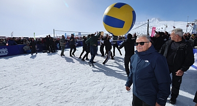 Erciyes Kış Spor Festivali’ne Binlerce Katılım: Zirvede Muhteşem Final