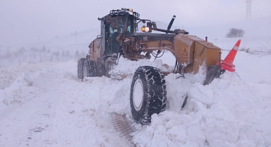 Kayseri Büyükşehir Belediyesi 432 Kilometrelik 54 Mahalle Yolunu Ulaşıma Açtı