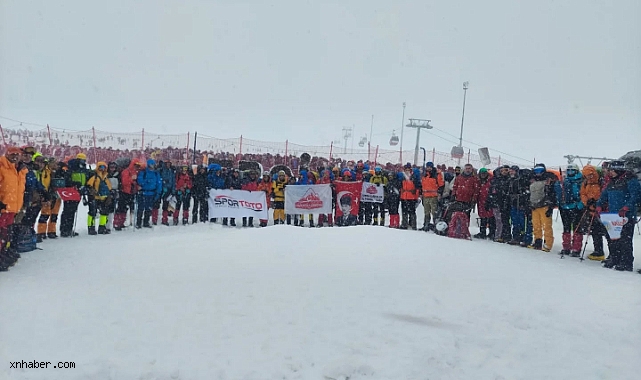 Kayseri’de 120 dağcı Erciyes’in 3 bin 600 rakımına tırmandı