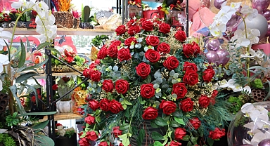 Kayseri’de 14 Şubat yoğunluğu: Çiçekçiler sabahın erken saatlerinde doldu