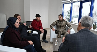 Kayseri’de Duygulandıran Doğum Günü Sürprizi! Şehit Polis Memurunun Oğluna Anlamlı Ziyaret