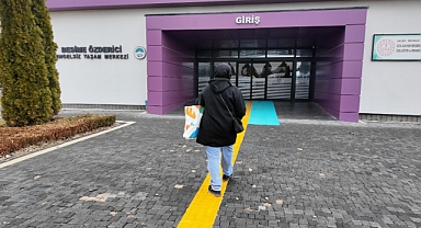 Kayseri’de Engelsiz Başarı Hikâyesi: Beyzanur Özüdok Büyükşehir Desteğiyle Hem Okuyor Hem Üretiyor