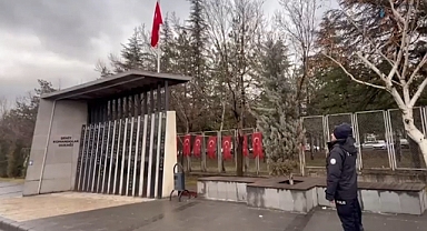 Kayseri’de Şehit Komandolar Durağındaki Yıpranan Türk Bayrağı Yenilendi