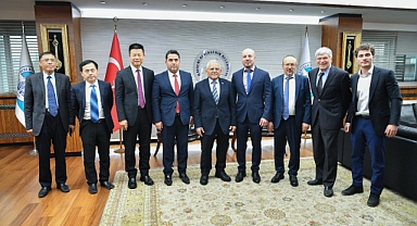 Kayseri’de Yatırım Zirvesi: Başkan Memduh Büyükkılıç Yerli ve Yabancı Yatırımcıları Ağırladı