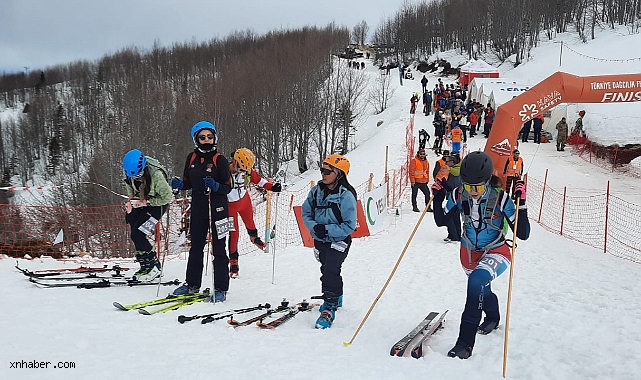 Kayserili sporcular Rize’deki Dağ Kayağı Şampiyonası’nda 20 madalya kazandı
