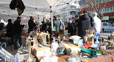 Melikgazi Antika Pazarı Şehrin Merkezinde Nostalji Tutkunlarını Buluşturdu | Dedeman Parkı’nda Antika Mola