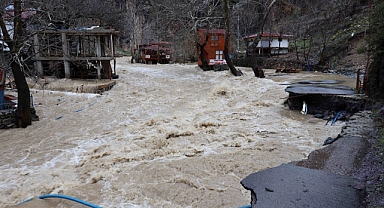 Yahyalı’da Yoğun Yağış Sele Dönüştü: Kırsal Mahallelerde Taşkın, Maddi Hasar Var